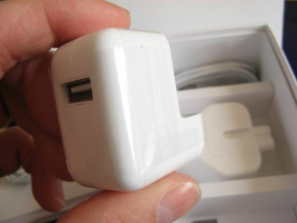 How-To-Charge-Phone-Gyorsabb-Power adapter