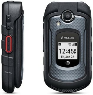 A Kyocera DuraXE kinyitott flip telefon