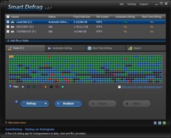 IObit Smart Defrag: Kiváló merevlemez-töredezettség-mentesítő és optimalizáló eszköz [Windows] felhasználói felület ablaka hirdetési szalaggal