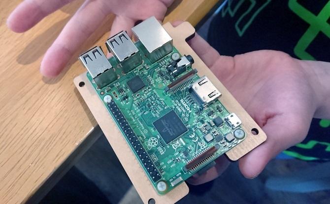 A Raspberry Pi 3 a Piper számítógépkészletben található