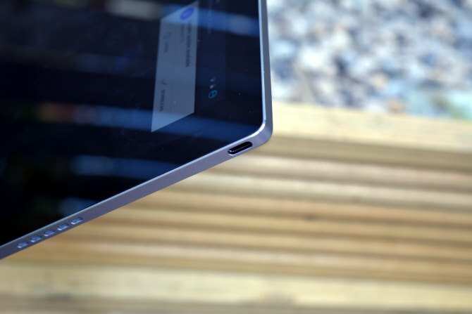 MakeUseOf áttekintés a Google Pixel C USB-C portról