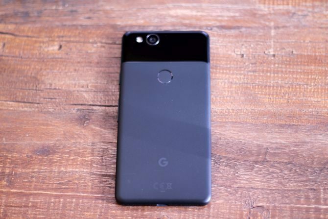 A Google Pixel 2 áttekintése: Ez a legjobb okostelefon valaha? google pixel 2 hibrid fémbevonat hamis 670x447