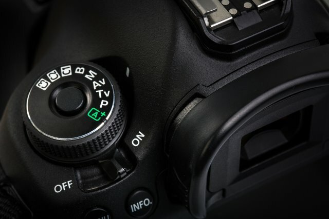 MUO-kreatív-DSLR-dial