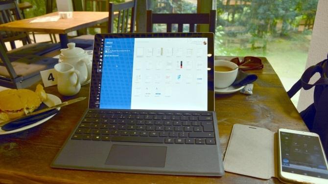 Egy tabletta mindet szabályozhatja: A Microsoft Surface Pro 2017 áttekintése a muo termékreferenciáiról a surfacepro2017 kávézóban található