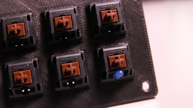 A Cherry MX LED parancsikonja