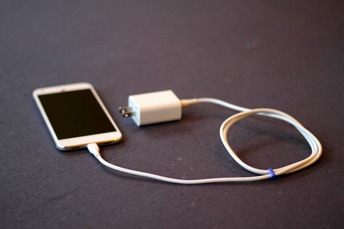 usb-c-to-18W-power-adapter
