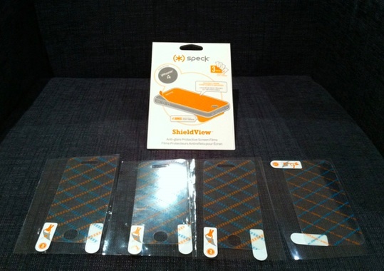 MakeUseOf Review & Giveaway: Beépített iPhone 4 tok: Speck speckshieldview