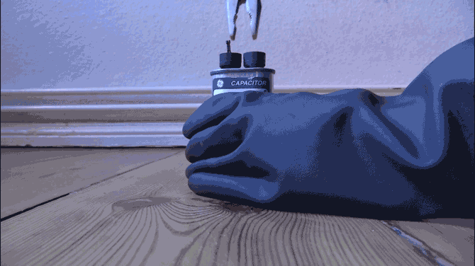 Miként lehet biztonságosan leválasztani a mikrohullámú sütőt, és mi a teendő az alkatrészek lemerülő kupakjának gif