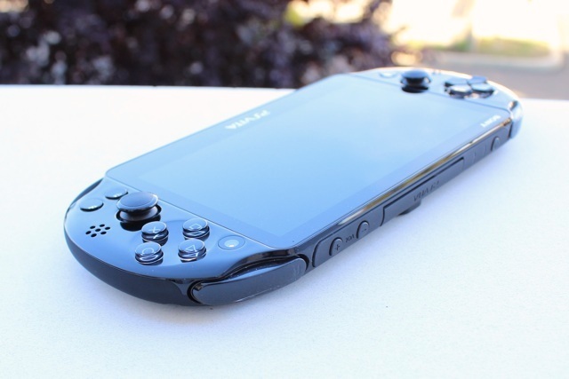 A PlayStation Vita vékony áttekintése és az Giveaway PlayStation Vita vékony áttekintése 6