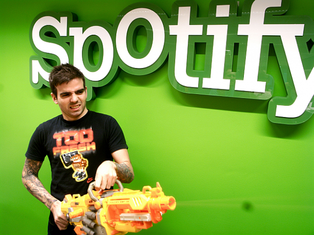 Apple-Killing-Spotify-Free-Spotify-gun