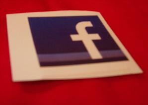 3 Facebook proxyk és csapkod a Facebook ellenőrzéséhez bárhonnan Facebook a Red 300-tal